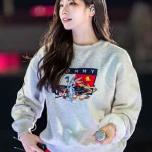 트와이스 데뷔 땐 제일 별로였는데 요즘은 얘가 이뻐보임