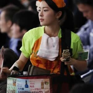 일본 야구장의 비어걸 문화
