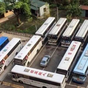 버스 주차장에 무단 주차한 승용차 참교육