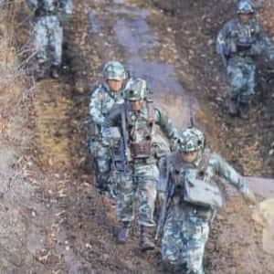 실탄 79발을 갈겼는데 한 명도 안 죽은 레전드사건 