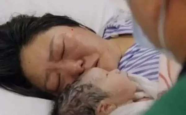 분만실 앞에서 남자 4명이 각자 자신이 아빠라고 주장함