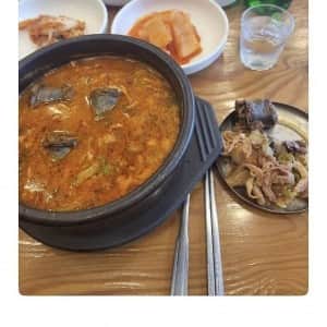 최근 논란인 국밥집 공기밥 뚜껑 논란