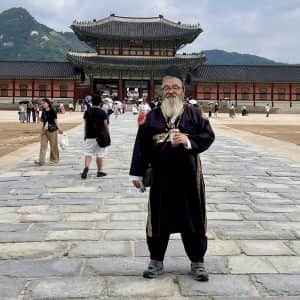 이번에 한국에 다녀간 일본 유명 게이 만화가