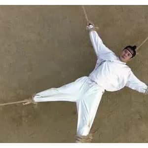 턱걸이 하다가 거열형 당하는 누나