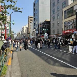 드디어 차없는 거리를 도입한 도쿄 신오쿠보 근황