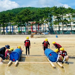 바닷가 1분컷인 중학교