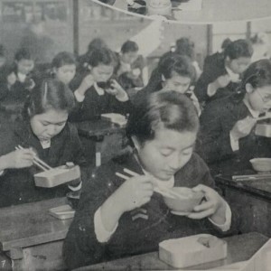 1942년 여고생들의 점심시간