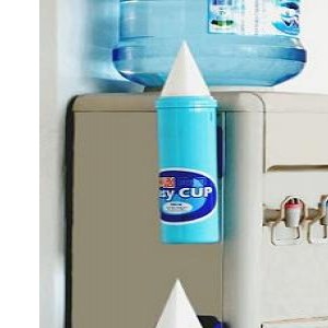 마실수록 갈증나는 신기한 컵